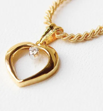 Heart Locket Golden With Chain