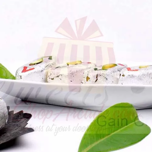 1kg Kaju Katli Pista Saffron Filling